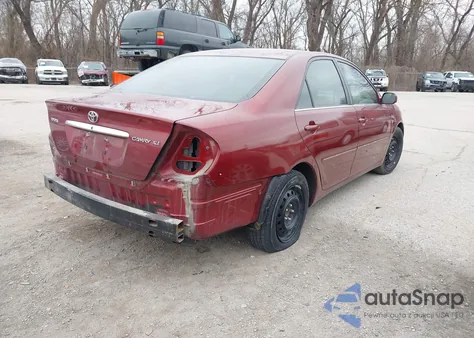 2005 Toyota Camry Xle z USA, uszkodzony, nr VIN 4T1BE32K05U056011